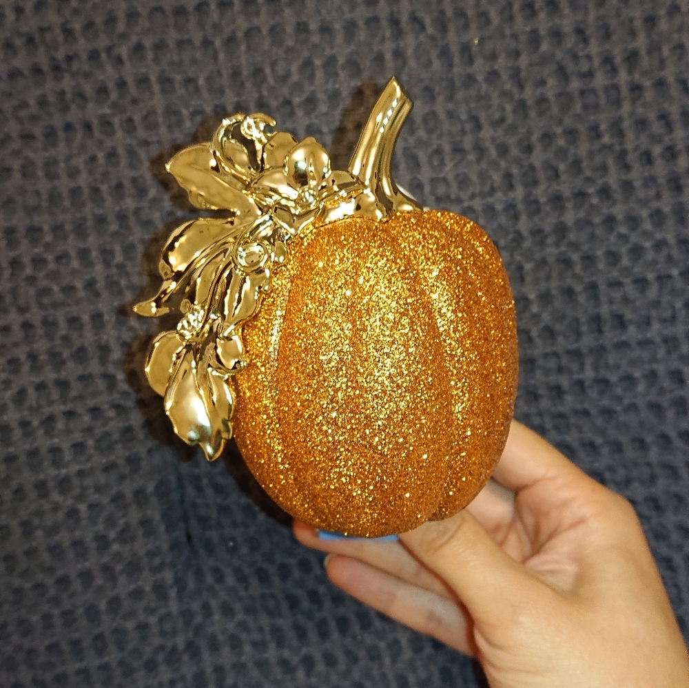 Bath & Body Works glittery pumpkin wallflower nightlight and fragrance refill